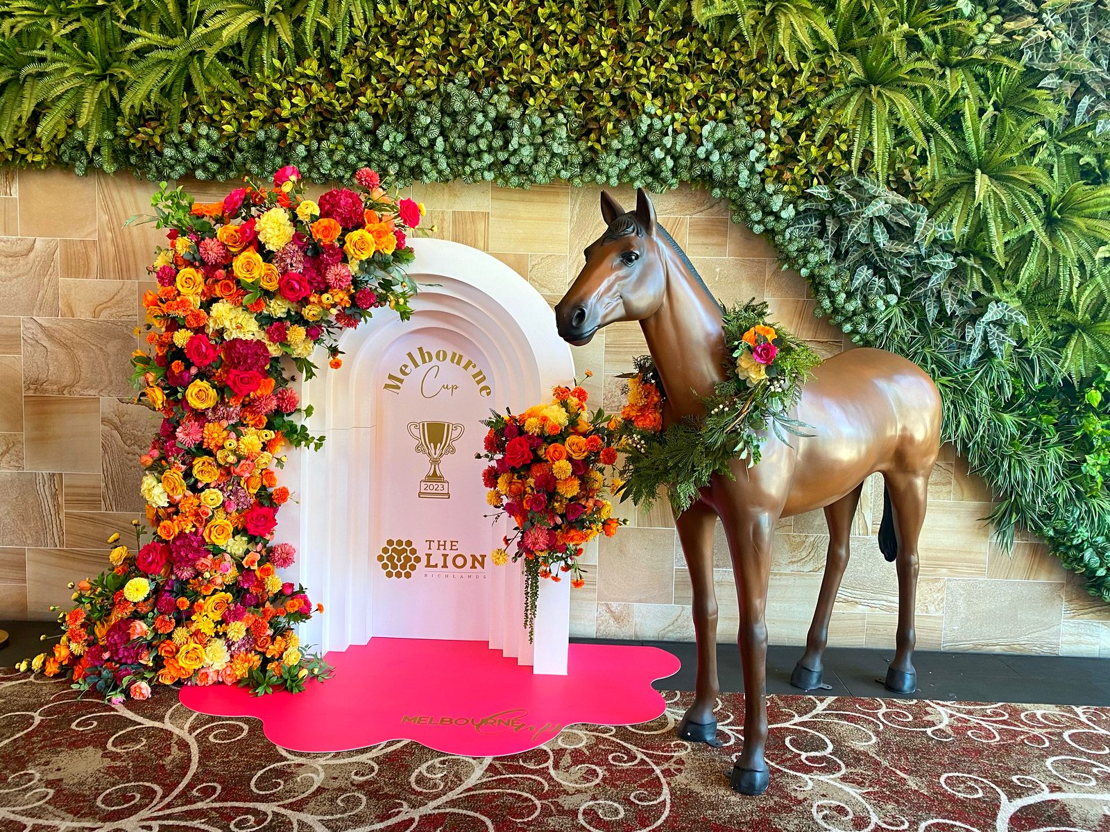 Melbourne Cup floral horse display at The Lion Richlands